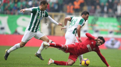 Bursaspor haftalar sonra 3 puanla moral buldu