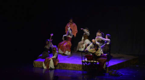 "Sefiller" müzikali Bursa'da sahnelendi