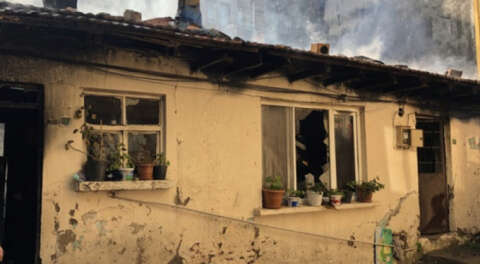 Bursa'da evi yanan kadın sinir krizi geçirdi