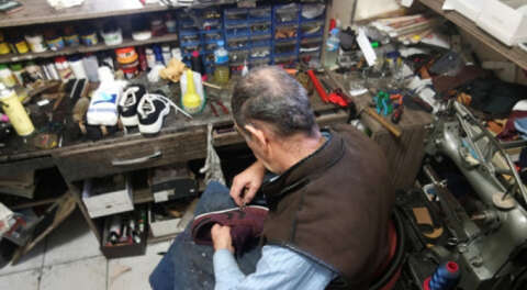 Eski ayakkabılar mağazadan alınmış gibi oluyor