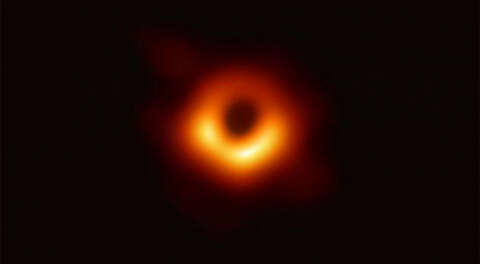 İlk defa bir kara delik görüntülendi