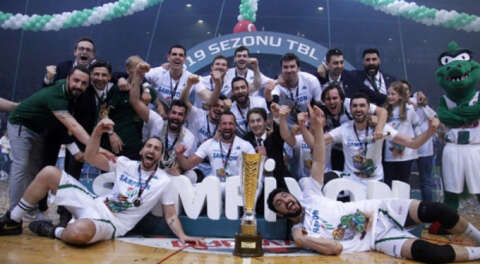 Bursaspor Durmazlar şampiyonluk kupasını aldı