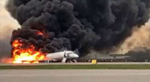 Rusya'da yolcu uçağı inişte alev aldı; 41 ölü