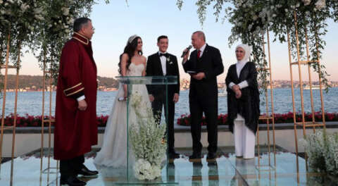 Erdoğan ünlü futbolcunun nikah şahidi oldu