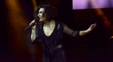 Festivalde Emre Aydın ve Fatma Turgut sahne aldı