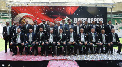 Bursaspor'un yeni yönetimi görev dağılımı yaptı