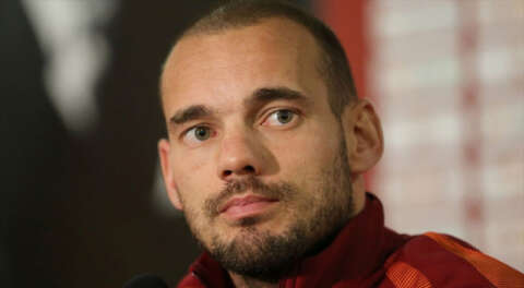 Galatasaray'da da oynamıştı; Sneijder futbol bıraktı