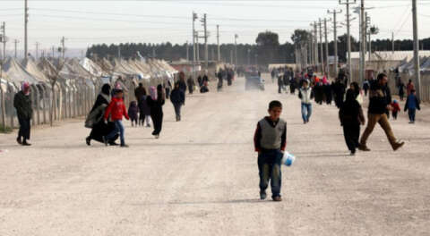 Ülkelerine giden Suriyeliler sınır dışı edilecek