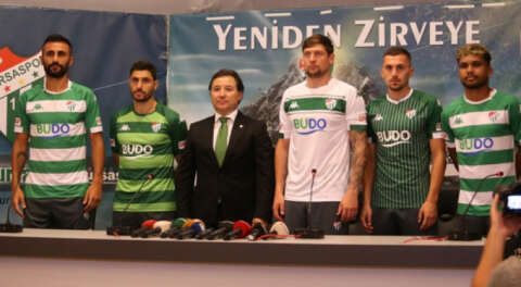 Bursaspor ile 5 oyuncu sözleşmelere imzaları attı