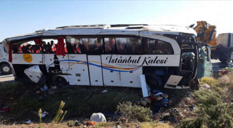Yolcu otobüsü devrildi: 1 ölü, 40 yaralı