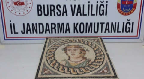 Bursa'da 2000 yıllık mozaik tablo ele geçirildi