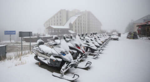 Uludağ'da ilk kar sevinci; Bu yıl geç yağdı