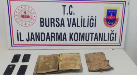 Bursa'da 1000 yıllık iki İncil ele geçirildi