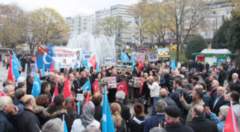 Bursa'da Çin'e Doğu Türkistan protestosu