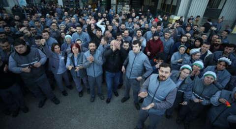 İşten atılan işçiler için iş bırakma eylemi