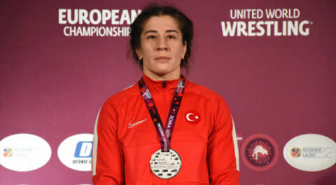 Güreşte kadın başarısı; Avrupa ikincisi oldu