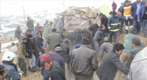 İran'daki deprem Van'ı da vurdu; 9 can kaybı