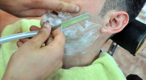 Makyaj ve sakal tıraşı için virüs riski uyarısı