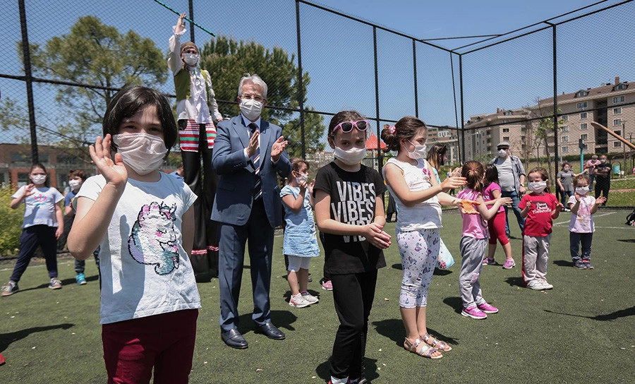Nilüfer'de çocuklar felekten bir gün geçirdi