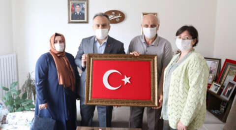 Alinur Aktaş şehit ailelerini ziyaret etti