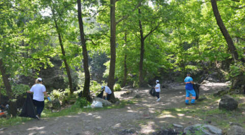 Tarihi Osmanlı köyü Cumalıkızık'ta temizlik yapıldı