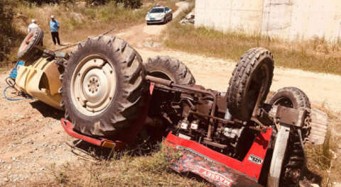 İznik'te pet şişe traktörü devirdi; 2 yaralı