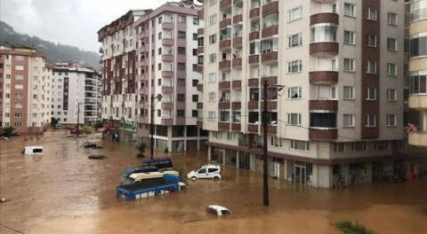 Şiddetli yağış bu sefer Rize'yi vurdu; 2 kişi öldü
