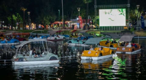 Bursa Kültürpark'ta göl üstünde sinema keyfi!