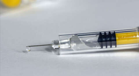 Rusya'da ilk koronavirüs aşısı tescillendi