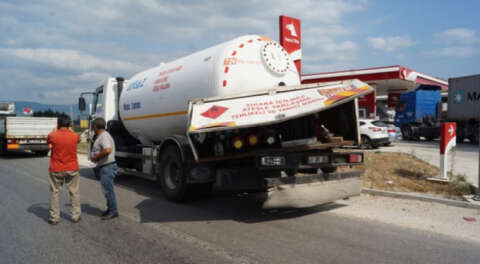 Bursa'da tır LPG tankerine çarptı; 1 yaralı