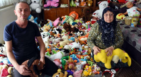 Ücretsiz onardıkları oyuncakları çocuklara gönderiyor