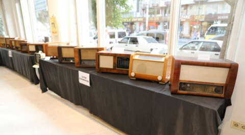 Bursa'da 'Nostalji Doktoru'nun sergisi açıldı