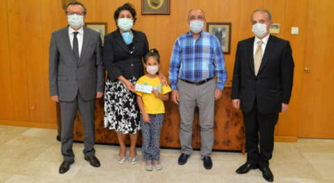 Torunu lösemiyi yenen iş insanından LÖDER'e bağış