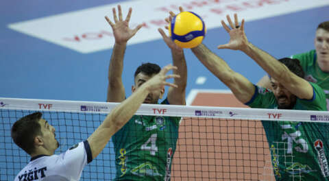 Büyükşehir'in Efeleri Arkas Spor'a 3-0 yenildi