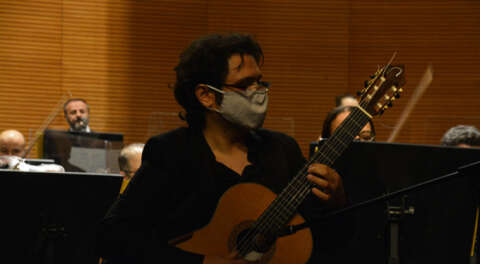 Bursa Senfoni gitarist Sinan Kurşun'u ağırladı