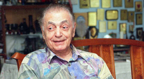 Bursa Senfoni Orkestrası'nın da kurucusuydu