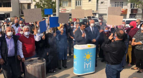 İYİ Parti'den Şirinevler'de sobalı protesto