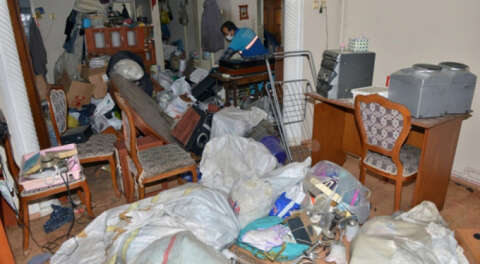 3 katlı evde ikinci temizlik; 6 ton çöp çıktı