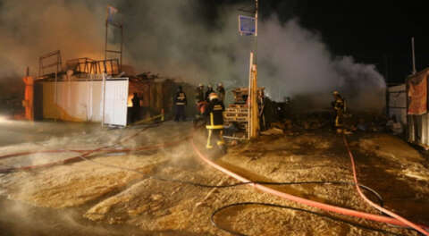 Geri dönüşüm tesisinde çıkan yangın söndürüldü