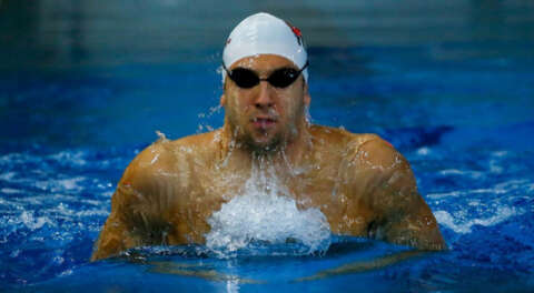 Milli yüzücü Emre Sakçı'dan Avrupa rekoru