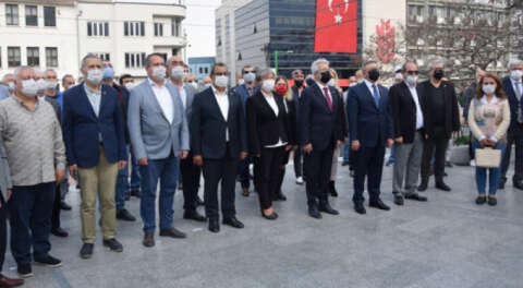 Bursa CHP'den Cumhuriyetin 97'nci yılı kutlaması