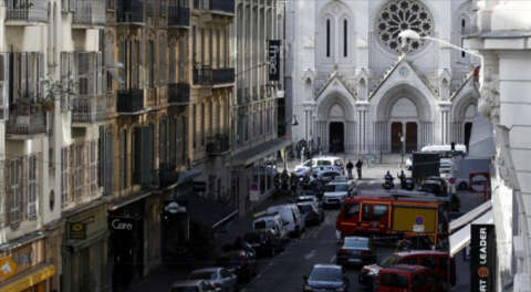 Fransa'da yeni saldırı; 3 kişi hayatını kaybetti!