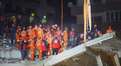 Enkazdan 33 saat sonra bir yaralı çıkarıldı