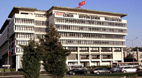 İzmir Büyükşehir Belediye binası boşaltılıyor