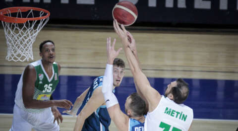 Frutti Extra Bursaspor kılpayı kaybetti; 107-108