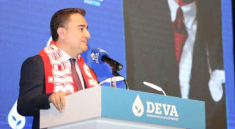 Babacan: Dakikada 3 bin kişi istifayı beğendi