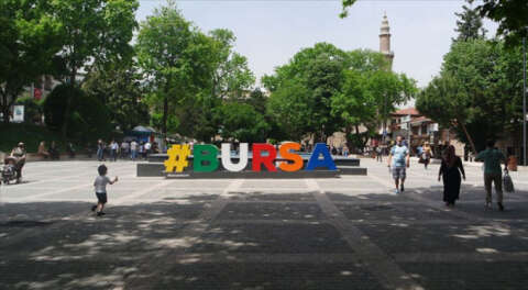 Bursa'da işlek caddelerde sigara içmek yasaklandı