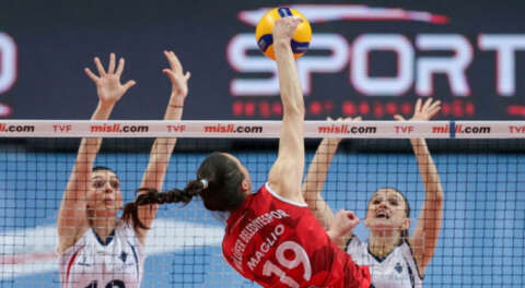 Voleybolda Nilüfer'in Sultanları İlbank'ı 3-1 yendi