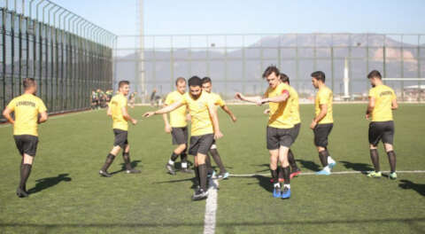 Artvinliler kurdu; Livanespor sahaya indi