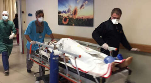 Asansör boşluğuna düşen işçi yaralandı